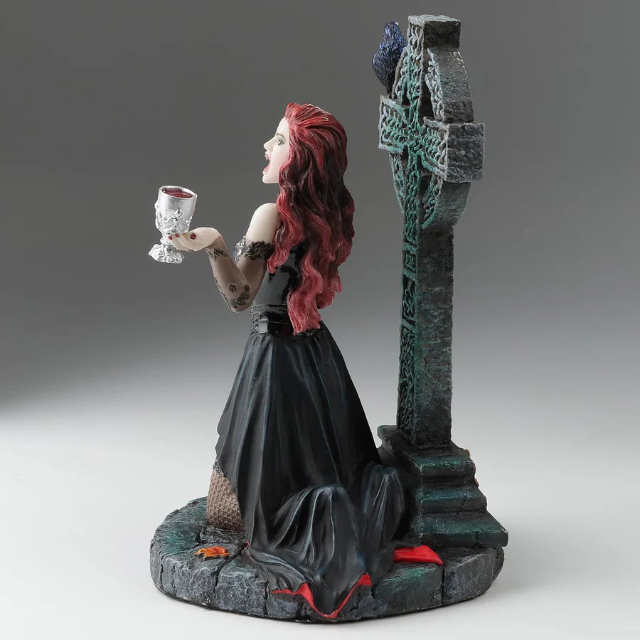 Kneeling Vampire by Veronese Design, Figurine