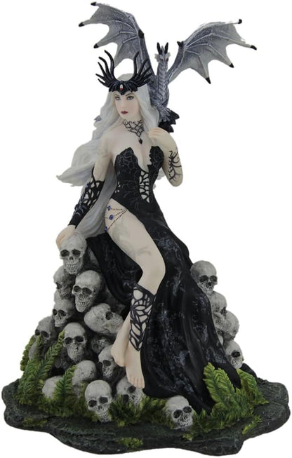 Mad Queen by  Nene Thomas, Figurine