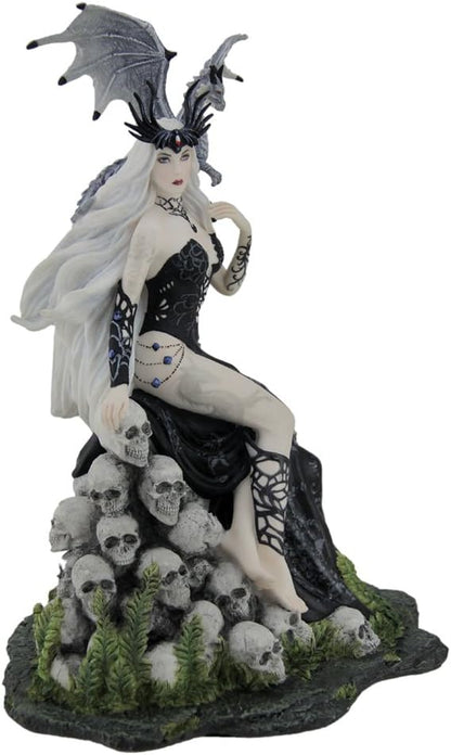 Mad Queen by  Nene Thomas, Figurine