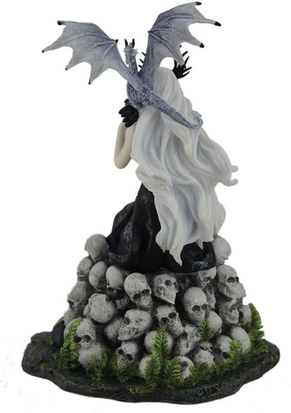 Mad Queen by  Nene Thomas, Figurine