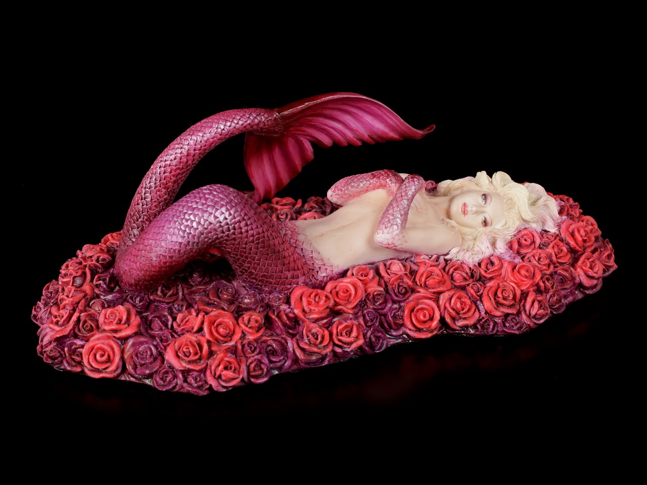 Sea of Roses by Selina Fenech, Figurine