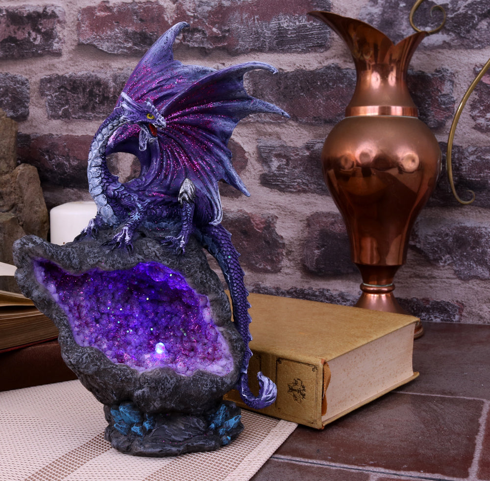 Amethyst Custodiann, Figurine