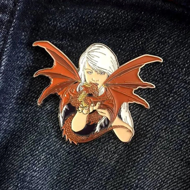 Dragon Kin af Anne Stokes, Pin